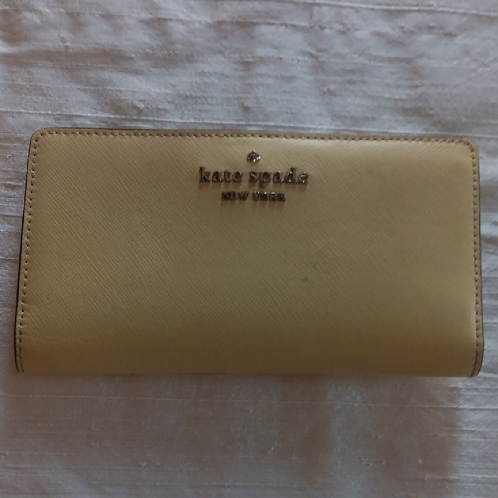 ♠️Kate Spade Pale Yellow Wallet